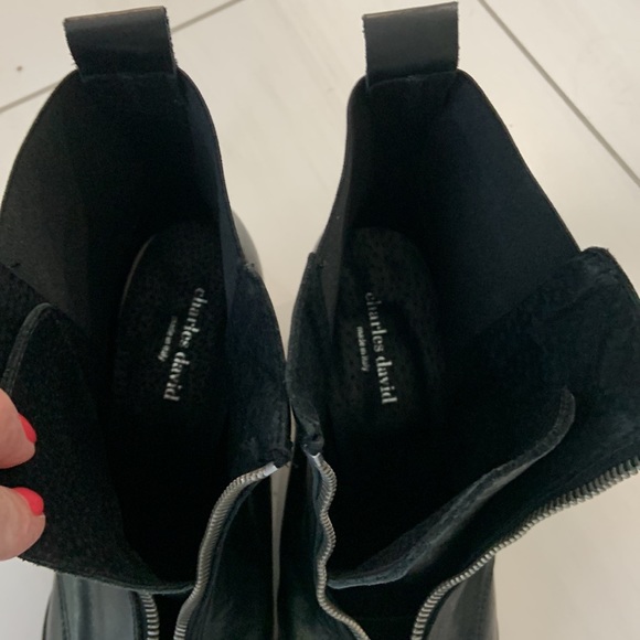 NWOB Charles by Charles David Horace Booties 9-1/2 - Picture 11 of 13